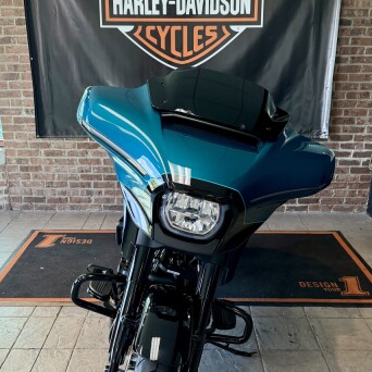 2026 Harley-Davidson® Street Glide® Teal Thunder / Vivid Black Black Trim thumb 2