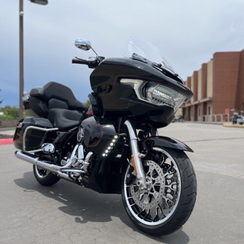 2026 Harley-Davidson® FLTRXL Road Glide Limited Vivid Black thumb 3