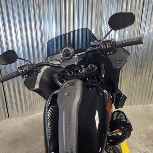 2026 Harley-Davidson® Low Rider® ST Vivid Black Black Trim thumb 1
