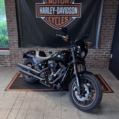 2022 Harley-Davidson® Low Rider® S Vivid Black thumb 3