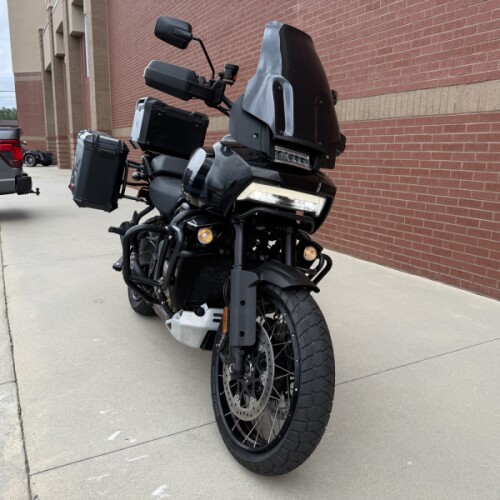 2022 Harley-Davidson® Pan America™ 1250 Special Vivid Black thumb 2