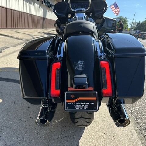 FLTRX 2026 Road Glide® thumb 2