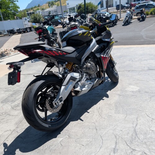  2027 Aprilia RS 660 thumb 2