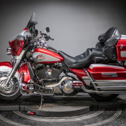 2005 Electra Glide® Ultra Classic® (FLHTCUI) thumb 3