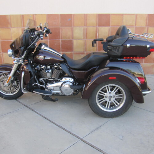 2022 Harley-Davidson® Tri Glide® Ultra MDNT CRMSON/BLK W/PS thumb 0