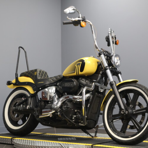 2023 Harley-Davidson® Street Bob® 114 Industrial Yellow thumb 3