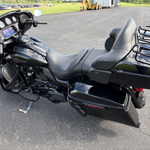 2023 Harley-Davidson® Ultra Limited Vivid Black - Black Finish thumb 1