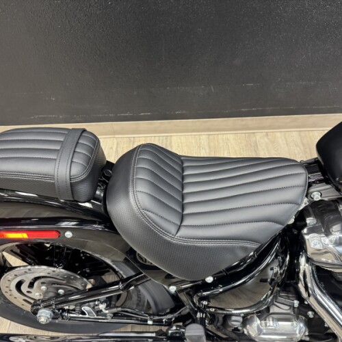 2026 Harley-Davidson® Street Bob® thumb 1