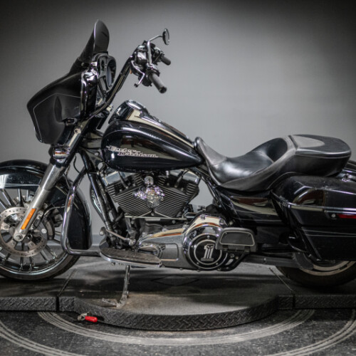 2015 Street Glide® Special (FLHXS) thumb 2