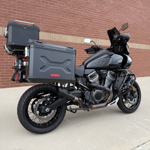 2022 Harley-Davidson® Pan America™ 1250 Special Vivid Black thumb 1