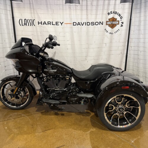 2026 Harley-Davidson® Road Glide 3 Vivid Black thumb 0