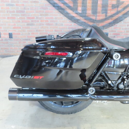FLTRXSTSE 2024 CVO™ Road Glide® ST thumb 1