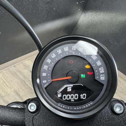 2026 Harley-Davidson® Street Bob® thumb 2