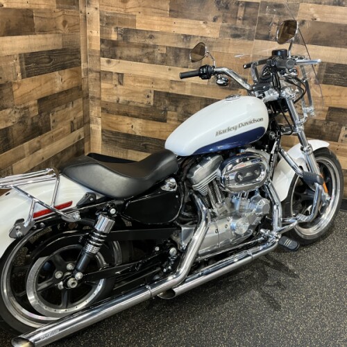 2015 Harley-Davidson® SuperLow® Two-Tone White Hot Pearl/Blue Hot Pearl XL883L thumb 2