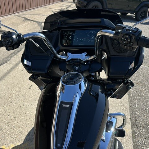 FLTRX 2026 Road Glide® thumb 1