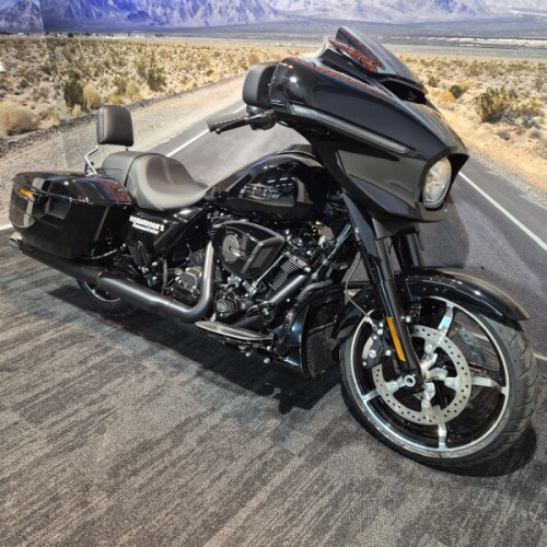 2026 Harley-Davidson® Street Glide® Vivid Black Black Trim thumb 2