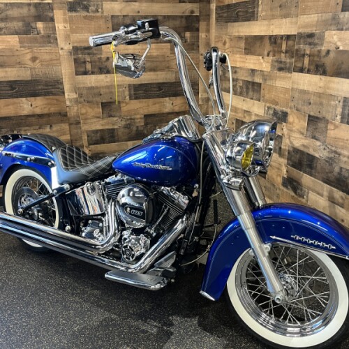 2017 Harley-Davidson® Softail® Deluxe Superior Blue FLSTN thumb 3