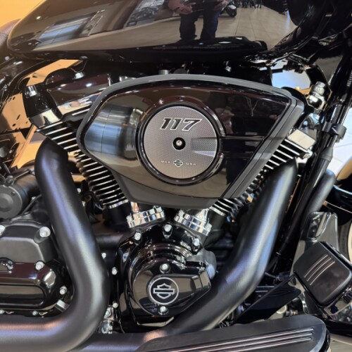 2026 Harley-Davidson® Road Glide® Vivid Black Black Trim thumb 2