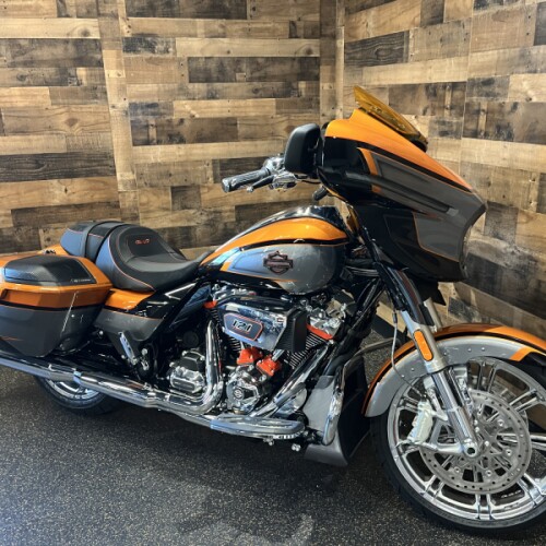 2026 Harley-Davidson® CVO Street Glide Torched Orange CVO Tri-Tone FLHXSE thumb 2