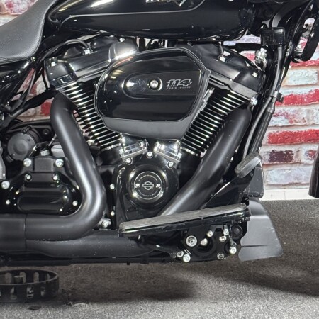 FLTRT 2023 Road Glide® 3 thumb 2