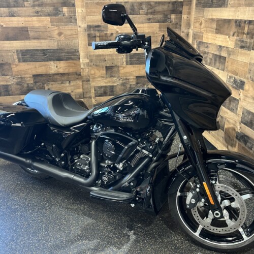 2024 Harley-Davidson® Street Glide® Vivid Black FLHX thumb 3