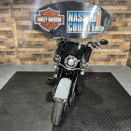 2026 Harley-Davidson® Heritage Classic Dark Billiard Gray Black Laced Wheels thumb 3