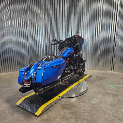 2026 Harley-Davidson® CVO Road Glide ST Electric Coast thumb 2