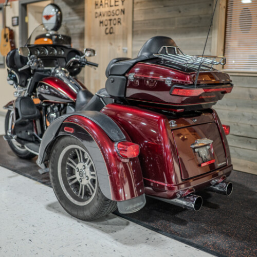 2014 Tri Glide® Ultra (FLHTCUTG) thumb 2