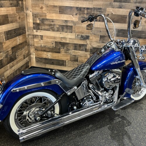 2017 Harley-Davidson® Softail® Deluxe Superior Blue FLSTN thumb 2
