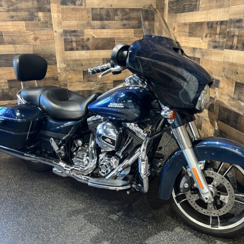 2016 Harley-Davidson® Street Glide® Special Custom Colour Cosmic Blue Pearl FLHXS thumb 3