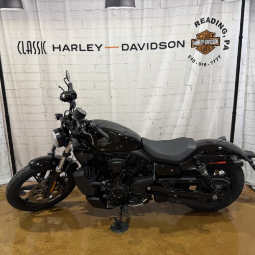 2026 Harley-Davidson® Nightster® Vivid Black Black Trim thumb 0