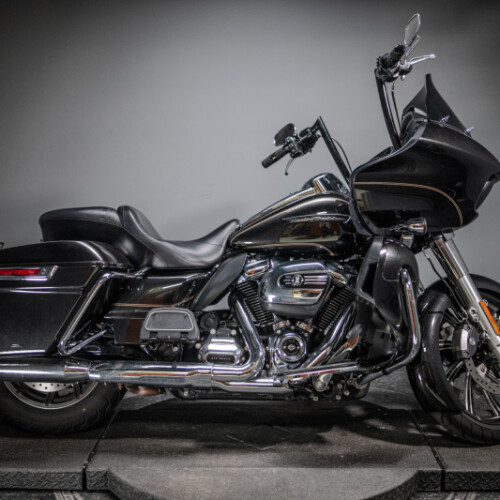 2017 Road Glide® Ultra (FLTRU) thumb 1