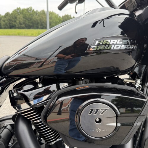 2026 Harley-Davidson® Road Glide® Vivid Black Black Trim thumb 0