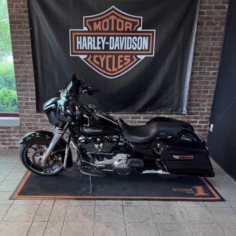 2021 Harley-Davidson® Street Glide® Vivid Black thumb 0