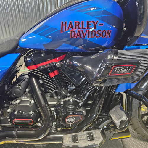 2026 Harley-Davidson® CVO Road Glide ST Electric Coast thumb 3