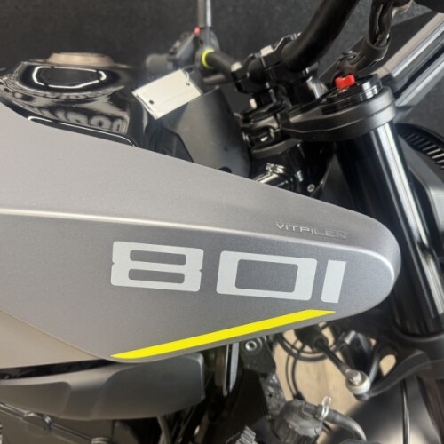 2025 Husqvarna Vitpilen 801 thumb 2