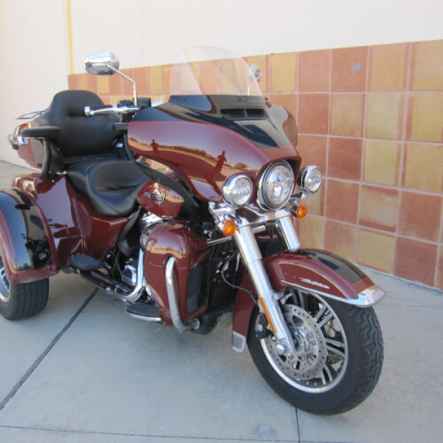 2024 Harley-Davidson® Tri Glide® Ultra Red Rock / Vivid Black thumb 3