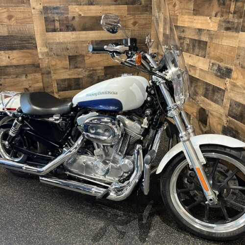 2015 Harley-Davidson® SuperLow® Two-Tone White Hot Pearl/Blue Hot Pearl XL883L thumb 3