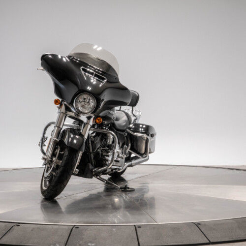 2019 HARLEY-DAVIDSON FLHX STREET GLIDE in Vivid Black thumb 0