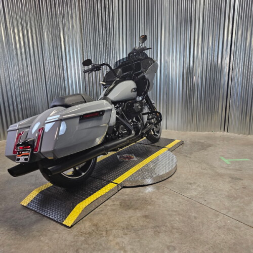 2026 Harley-Davidson® Road Glide® DRK BILIARD GRY thumb 3