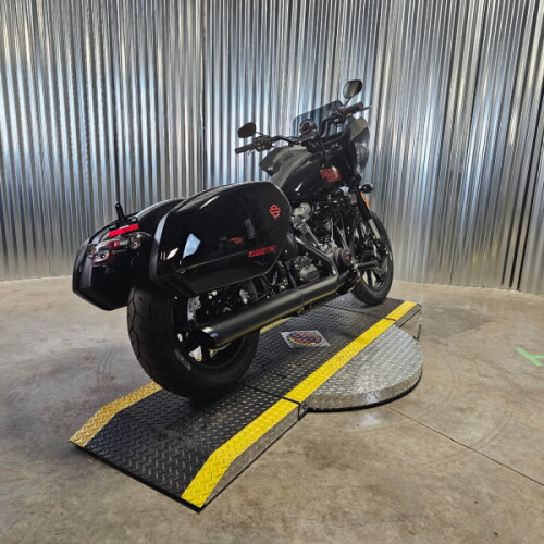 2026 Harley-Davidson® Low Rider® ST Vivid Black Black Trim thumb 2