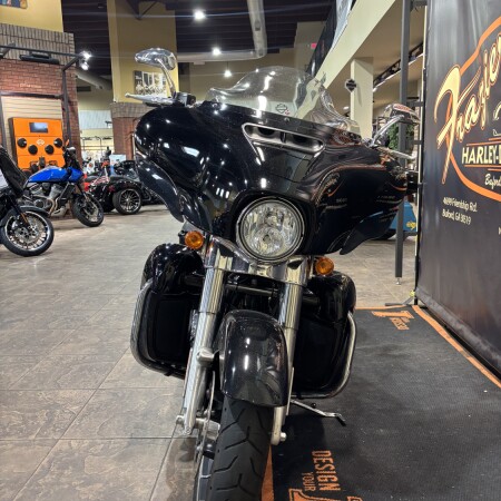 2021 Harley-Davidson® Street Glide® BLACK thumb 2