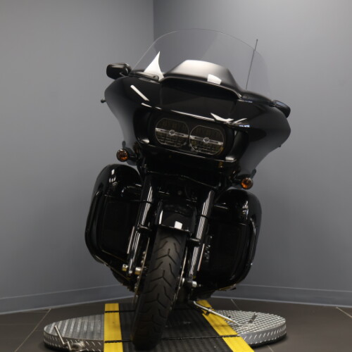 2024 Harley-Davidson® Road Glide® Limited Vivid Black thumb 2