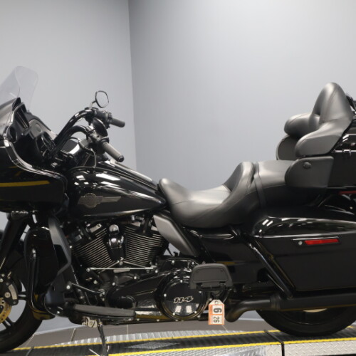 2024 Harley-Davidson® Road Glide® Limited Vivid Black thumb 0