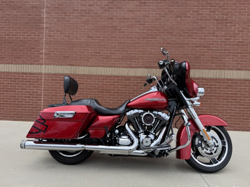 2013 Harley-Davidson® Street Glide® Ember Red Sunglo