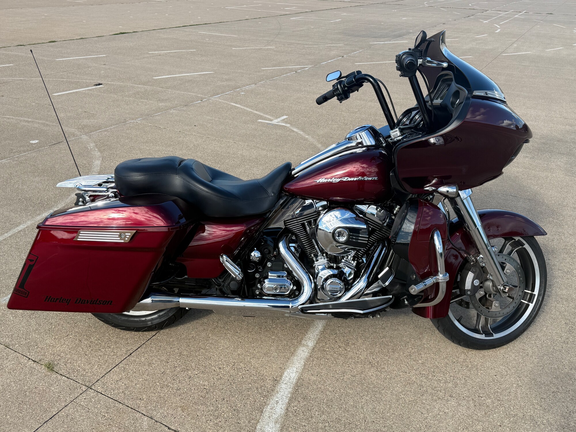 2015 Harley-Davidson® Road Glide® Mysterious Red Sunglo