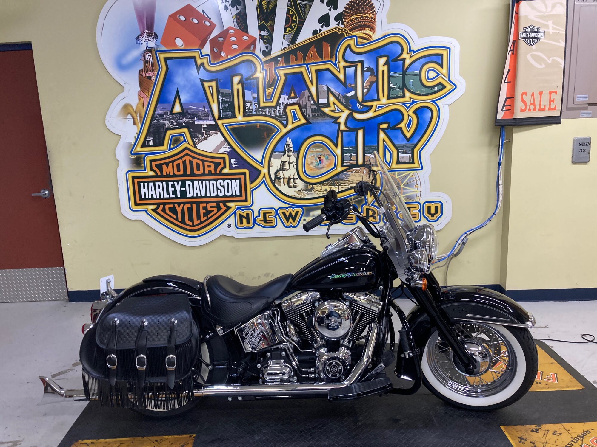 2017 Harley-Davidson® Softail® Deluxe Vivid Black FLSTN