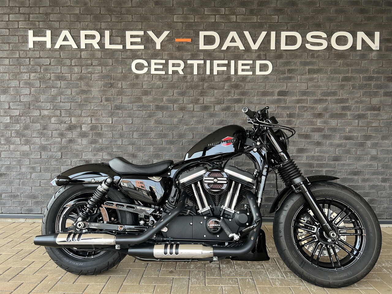 2021 Harley-Davidson<sup>®</sup> Forty-Eight<sup>®</sup> Vivid Black w/Laced Wheels
