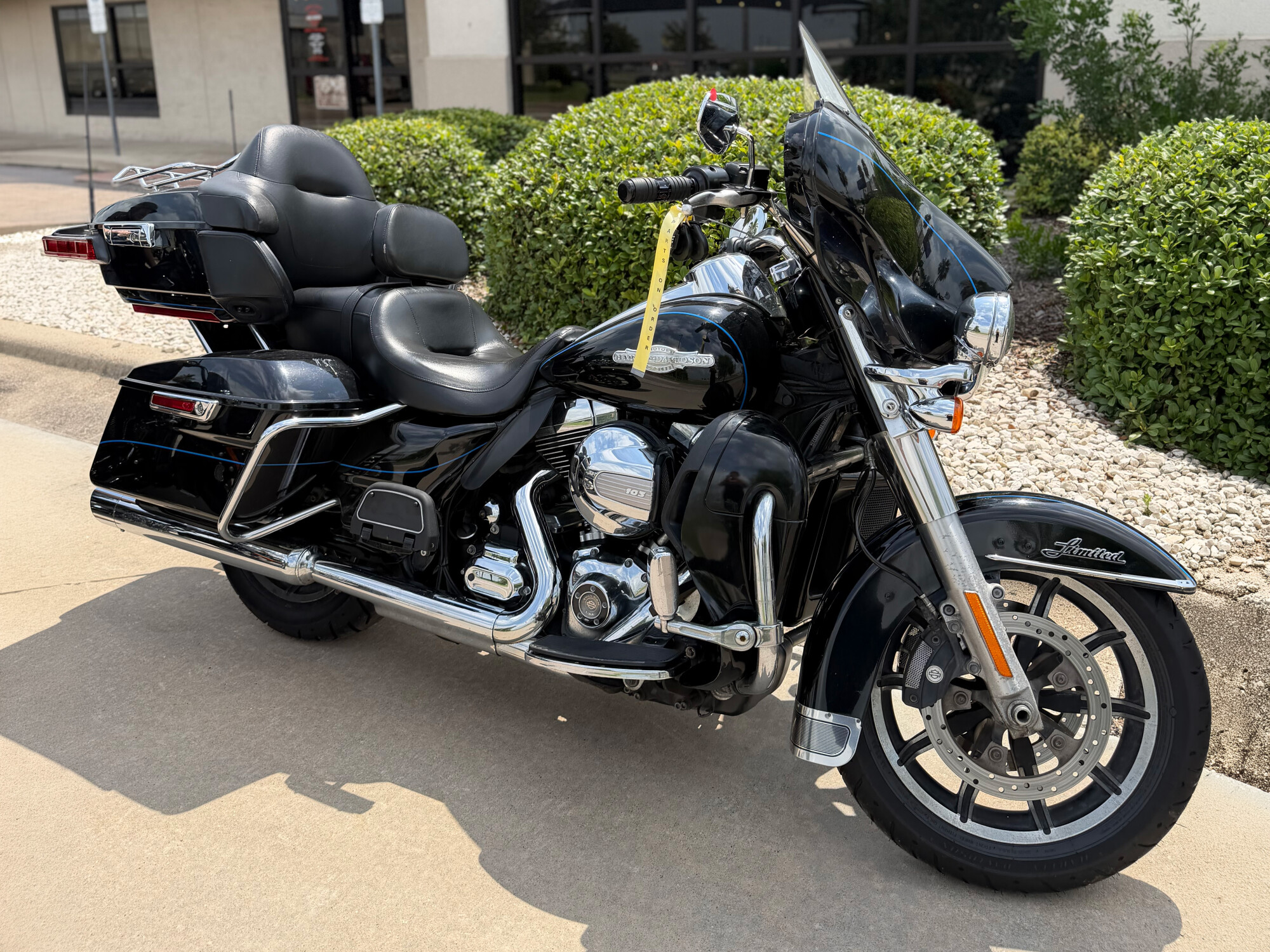 2016 Harley-Davidson® Ultra Limited Vivid Black
