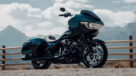 Your Guide to Choosing a Grand American Touring Motorcycle